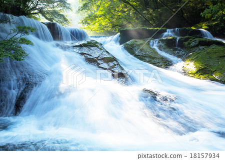 菊池谷（430,000瀑布）（水量高） 18157934