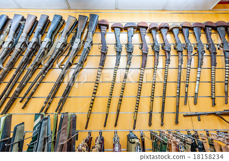 Nizwa · Souk's Gun Shop (Oman, Nizwa) 18158234