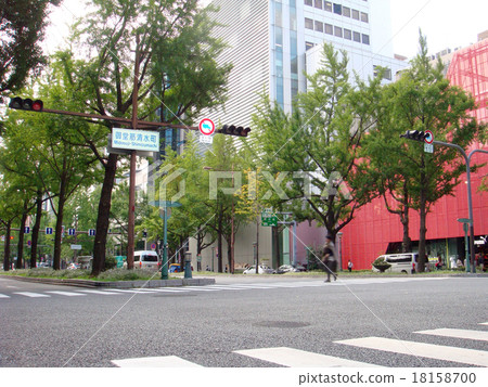 Midosuji Shimizu Town intersection (Osaka) 18158700