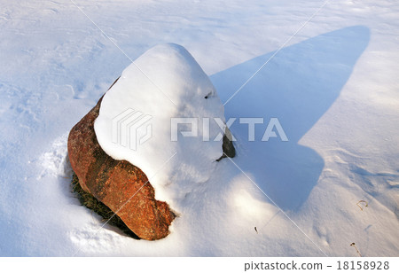 stone under snow stone under snow 18158928