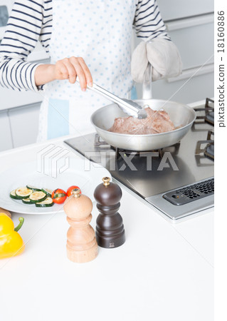 Cooking Cooking 18160886