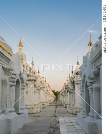 Kuthodaw Pagoda in Mandalay, Myanmar 18161492