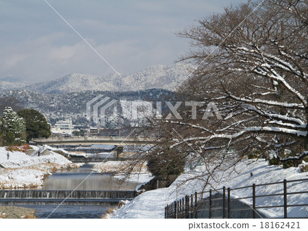 Snow scene from Kyoto departure town Snow scene from Kyoto departure town 18162421