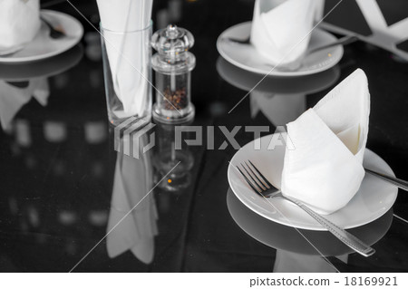 Table set for an event party 18169921