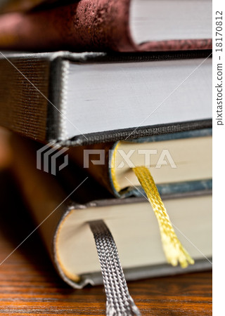 detail of books 18170812