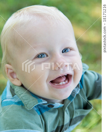 baby in the garden baby in the garden 18171216