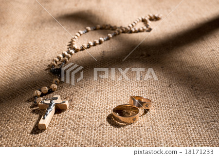 Bibble And Cross Bibble And Cross 18171233