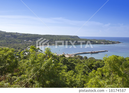 Jamaica. The sea in the sunny day Jamaica. The sea in the sunny day 18174587