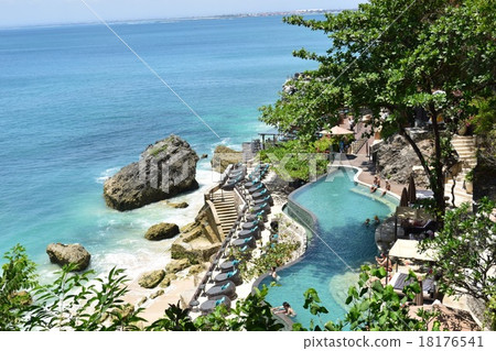 Resort pool Resort pool 18176541