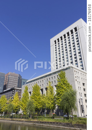 The streets of Hibiya-dori The streets of Hibiya-dori 18176958