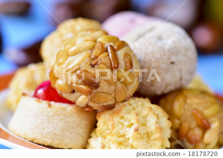 panellets, typical pastries of Catalonia, Spain panellets, typical pastries of Catalonia, Spain 18178720