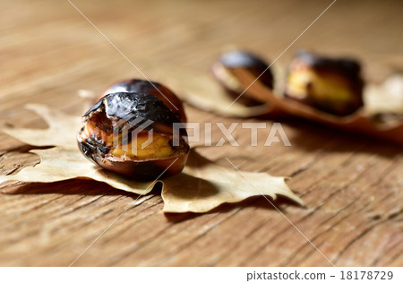 roasted chestnuts, typical snack Catalonia, Spain 18178729