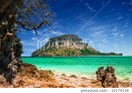 Tropical ocean with Koh Tup island.Thailand 18179136