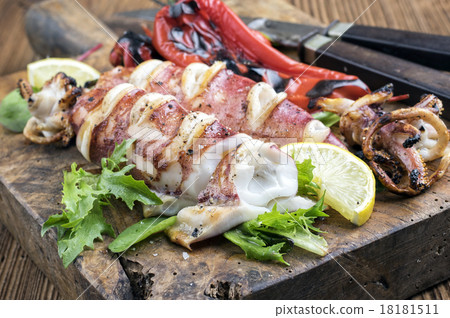 grilled calamari 18181511