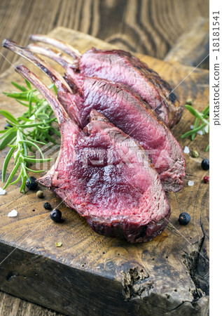 venison carree 18181541