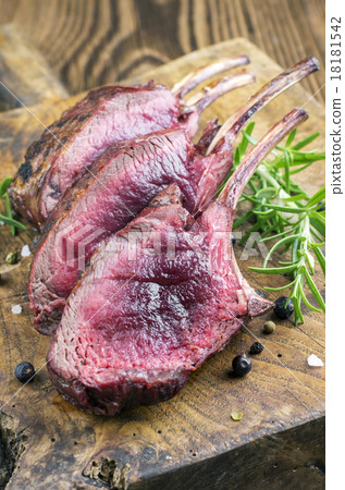venison carree venison carree 18181542