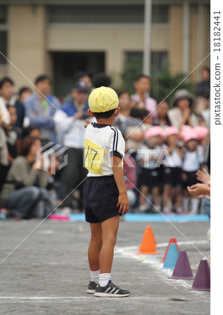 Kindergarten athletic meet (relay) 18182441