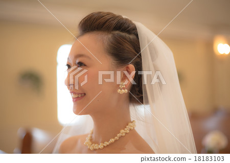 female, lady, woman 18183103