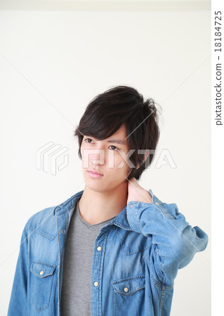 二十幾歲的男性 18184725