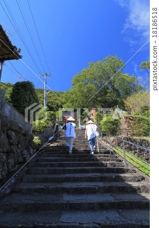 四國神社平台41號佛教寺院“永康寺”入口前的稻荷神社和稻荷神社(明治前的主殿) 四國神社平台41號佛教寺院“永康寺”入口前的稻荷神社和稻荷神社(明治前的主殿) 18186518