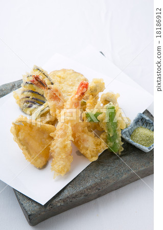 Tempura of sushi shop, tempura platter 18186912