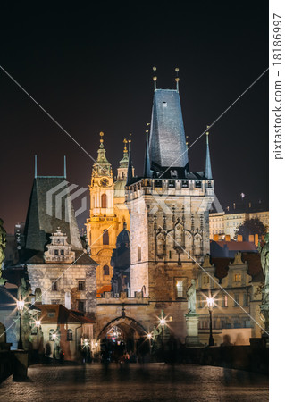 Vertical View Of Charles Bridge in Prague, Czech 18186997