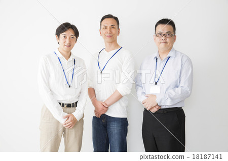 3名商人穿著私人衣服 18187141