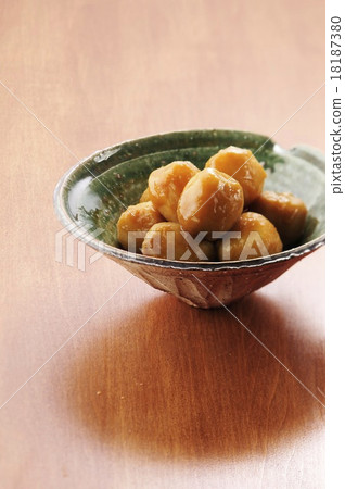 Boiled taro 18187380