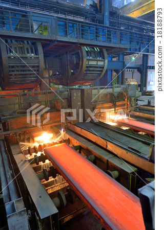 cut hot steel on conveyor 18188793