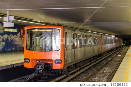 Train on Heysel metro station in Brussels, Belgium 18189112