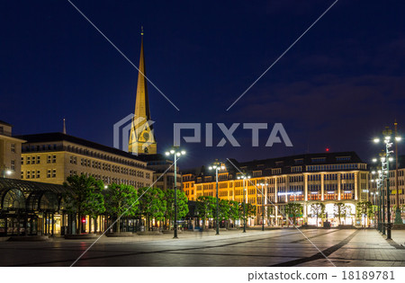 Rathausmarkt, a square in Hamburg, Germany Rathausmarkt, a square in Hamburg, Germany 18189781