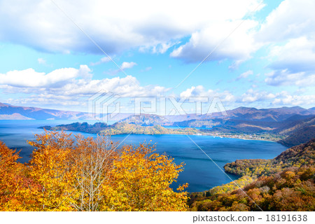 Autumn Towada Lake 18191638