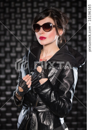 Portrait of pretty woman 18196165