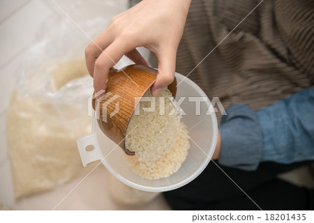 飯 18201435
