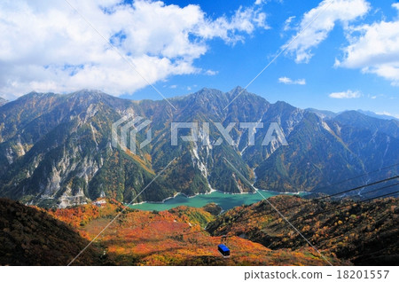 Tateyama Kurobe alpine route in autumn Tateyama Kurobe alpine route in autumn 18201557