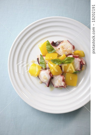 大蒜炒章魚和辣椒粉 18202191