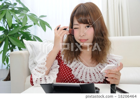 女性20年代的化妝品 18206464