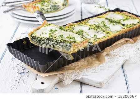Mozzarella Spinach Tarte 18206567
