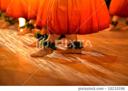 呼啦 呼啦 18210396