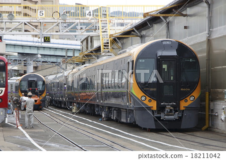 Limited express 8600 series 18211042