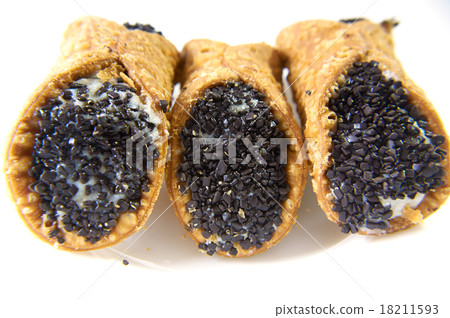 Italian baking sweet dessert Cannoli Sicilian 18211593