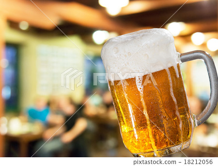 beer glass in pub 18212056