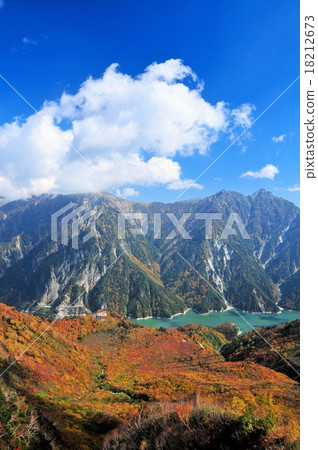 Tateyama Kurobe高山路線在秋天 Tateyama Kurobe高山路線在秋天 18212673