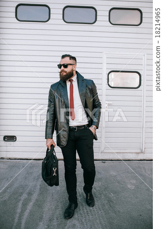 business man outside 18214965
