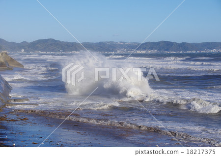 粗糙的波浪 粗糙的波浪 18217375