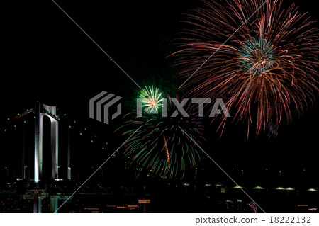 Fireworks and Rainbow Bridge 18222132