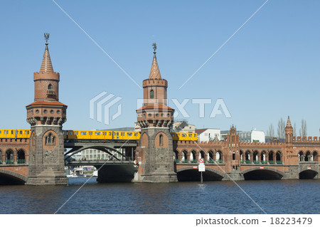 Oberbaum with S-Bahn Oberbaum with S-Bahn 18223479