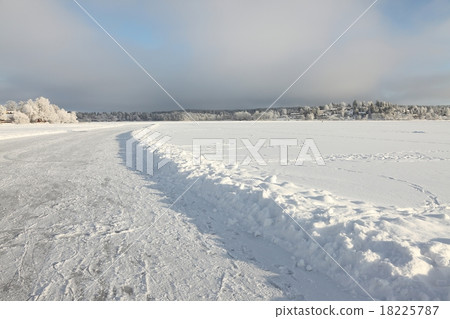 Frozen lake 18225787