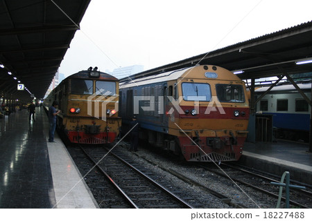 火車停在Phalampong站 18227488