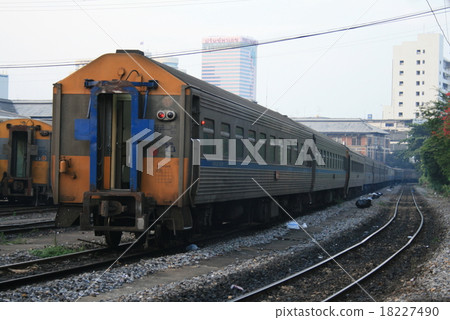 火車停在Phalampong站 火車停在Phalampong站 18227490